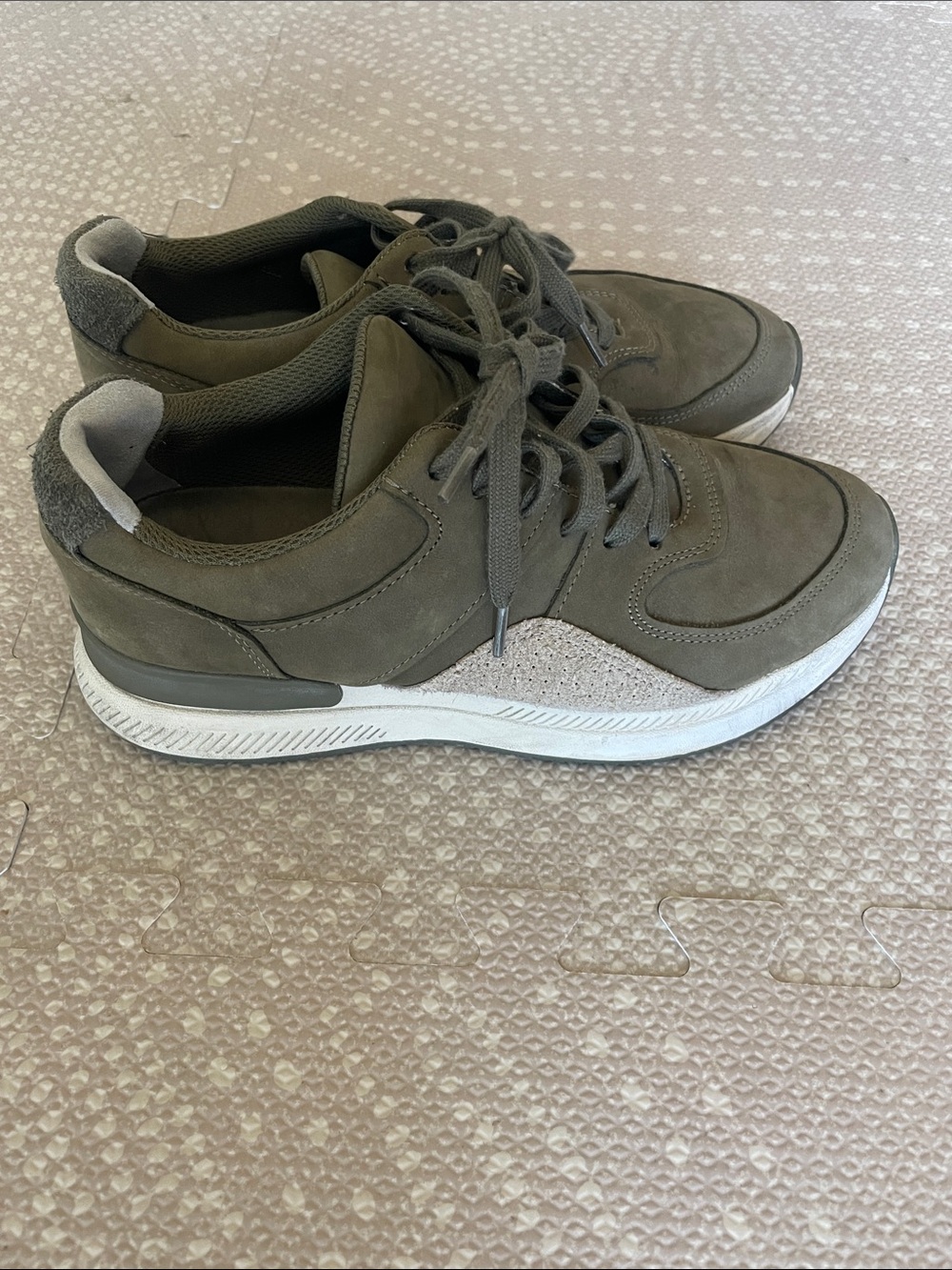 Everlane Leather Upper Olive Green Sneakers - Picture 2 of 8